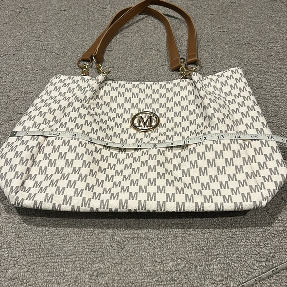 NWT Elegant White and Gray Tote Bag With Brown Double Straps 16x11 - Picture 3 of 7